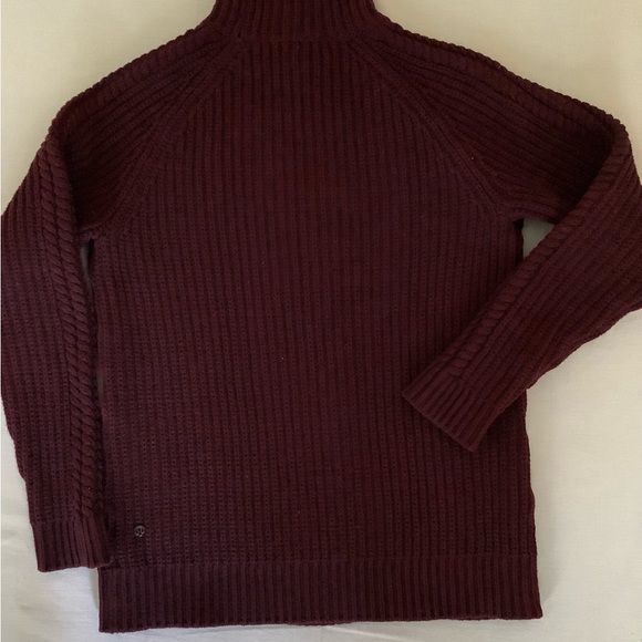 Lululemon Athletica | Bring the Cozy Turtleneck | Size 4 - Picture 7 of 9
